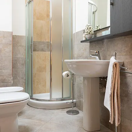 Frabosa White Week Elegant 4beds 10 Min To Station 아파트 프라보사 소타나